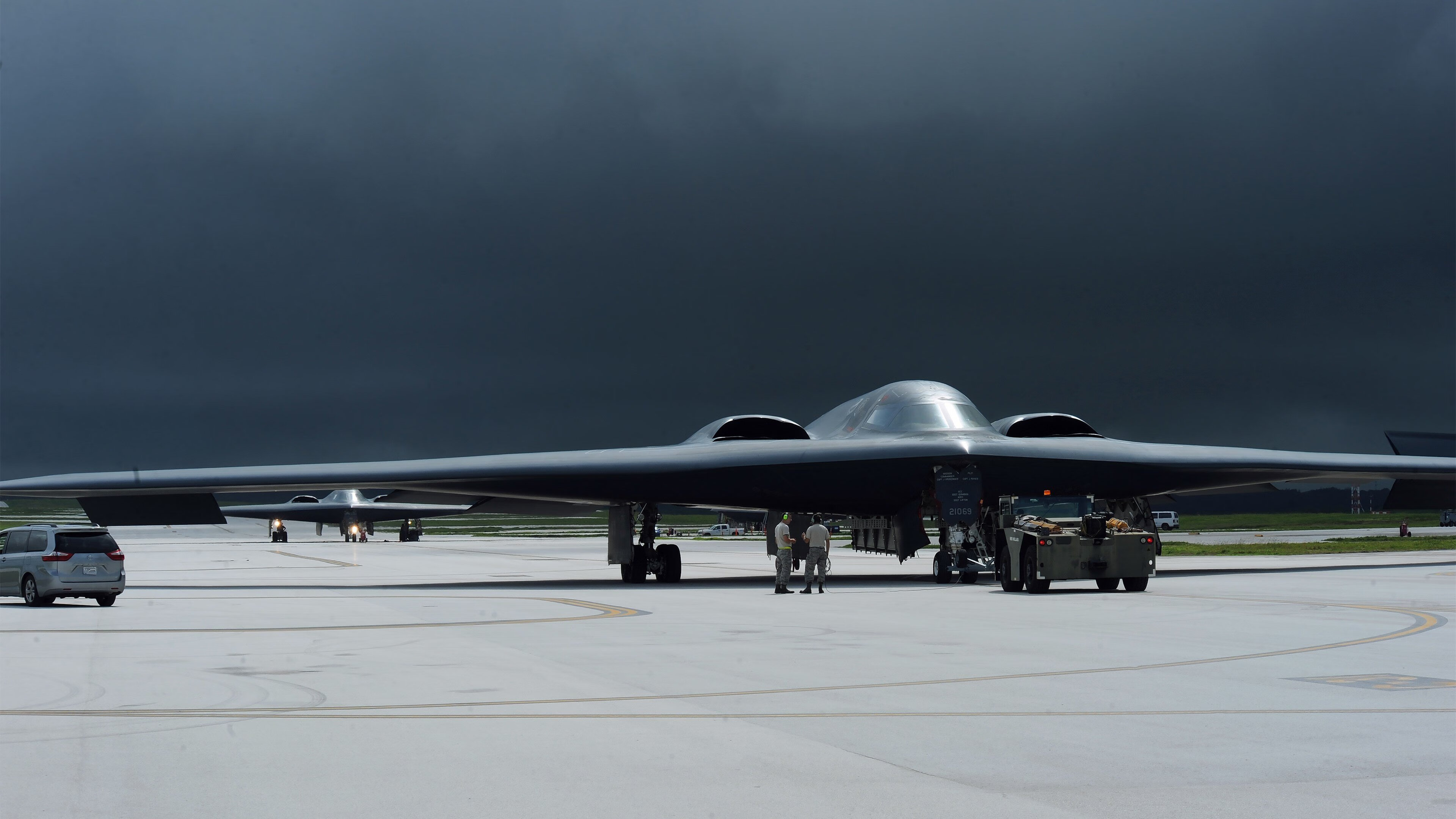 国际空中飞人特技表演,视觉震撼的极限运动盛典,空中飞人动作